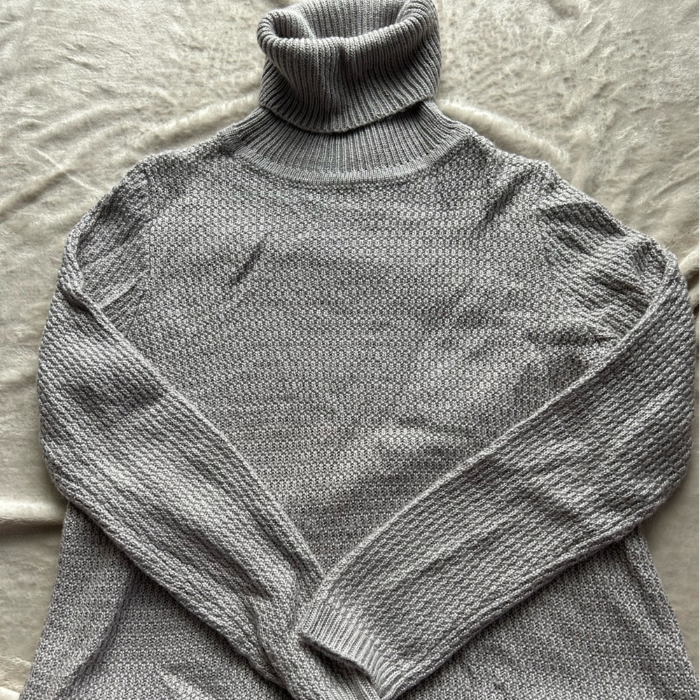 Lulu’s Turtleneck Knit Sweater